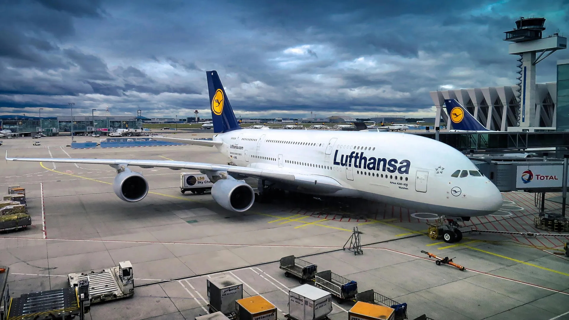Business class flights with Lufthansa photo