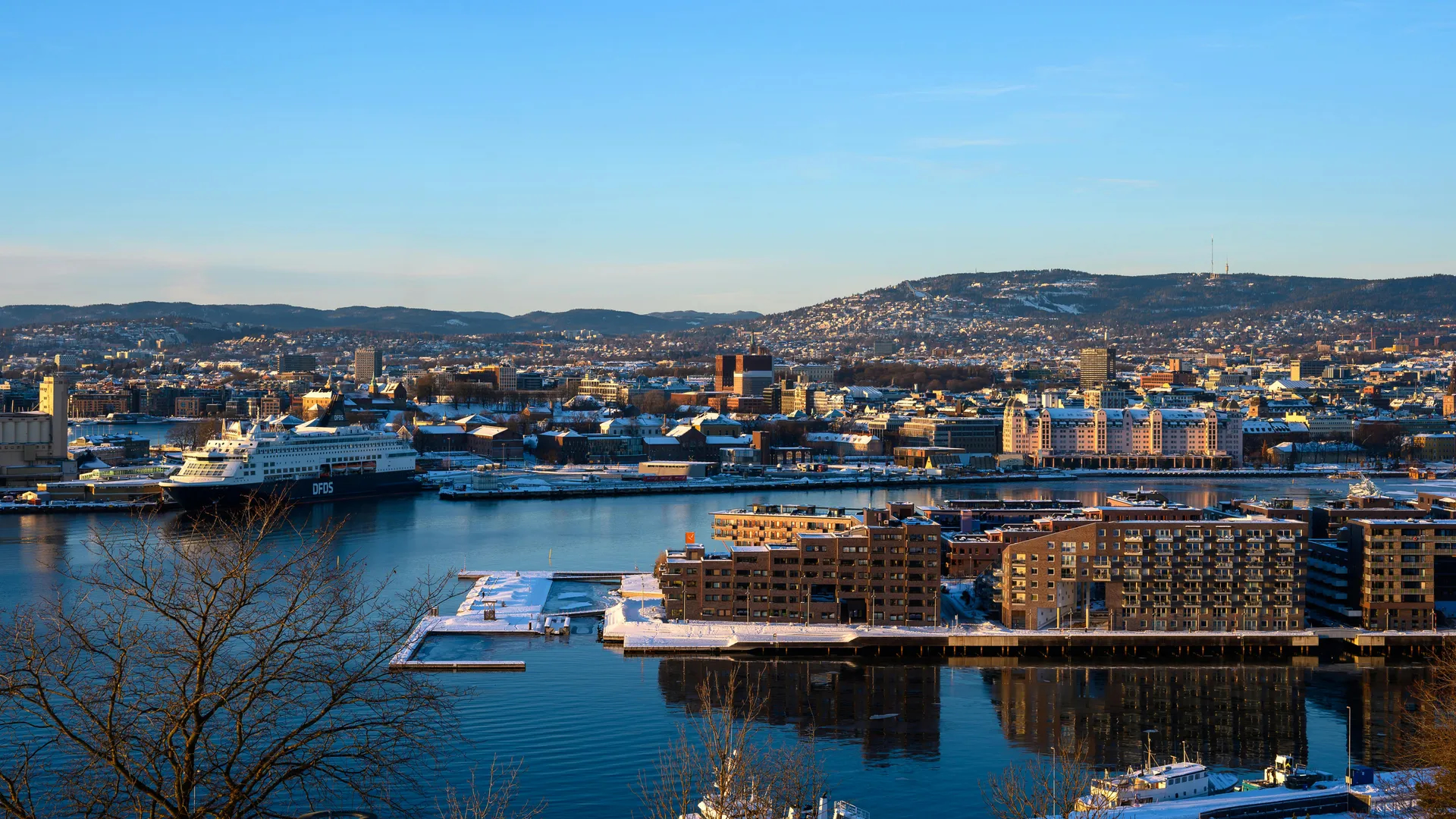 Business class flights to Oslo photo