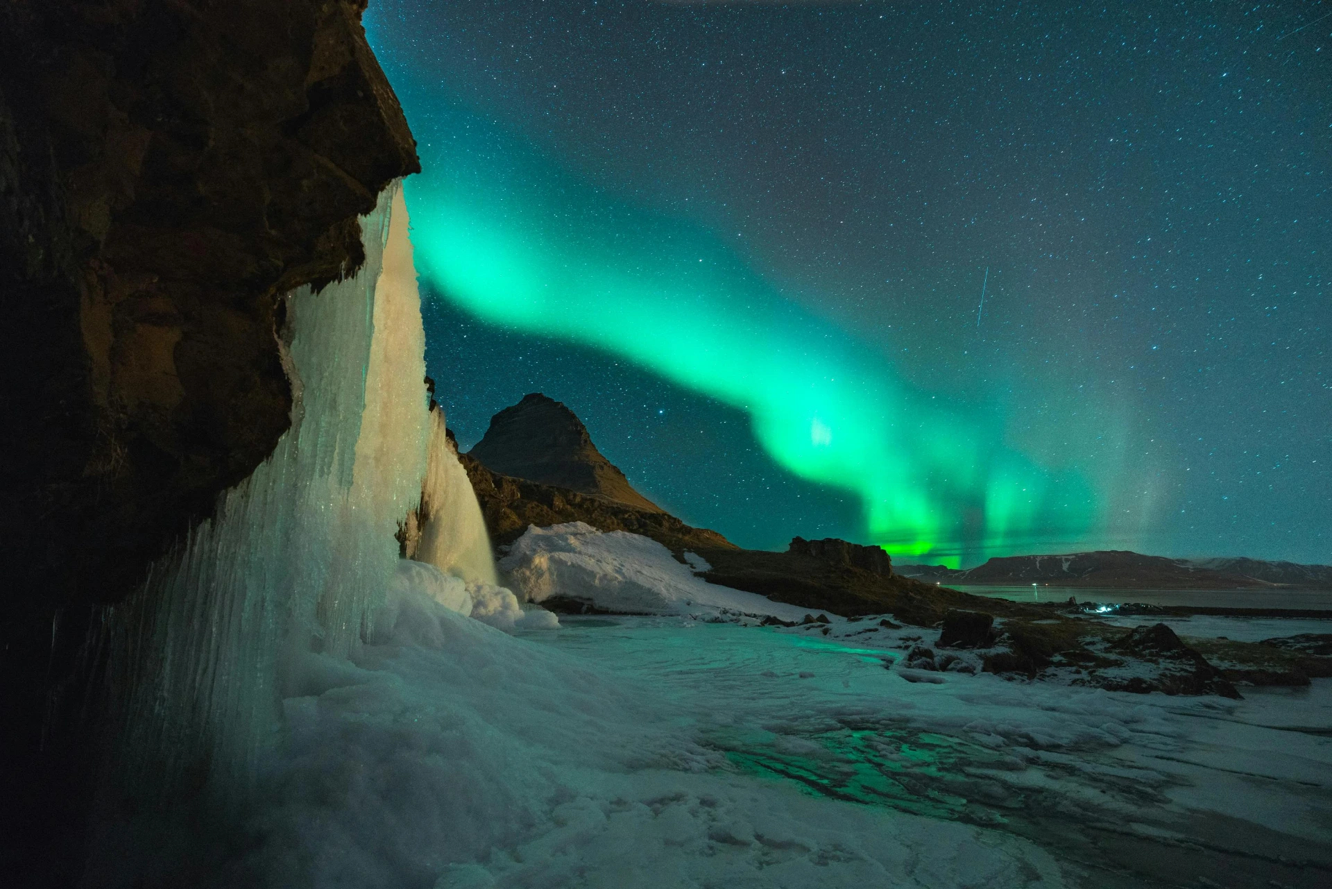 Business class flights to Iceland photo