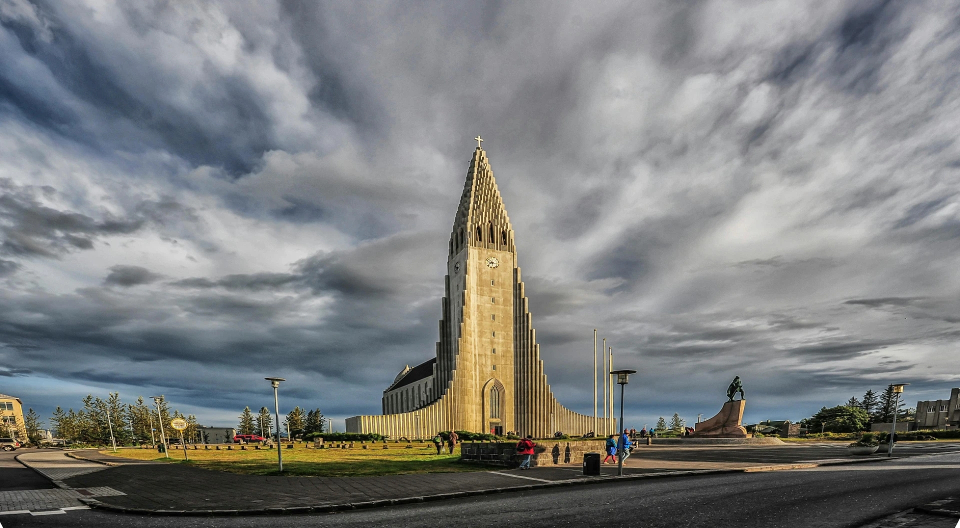 Business class flights to Reykjavik photo