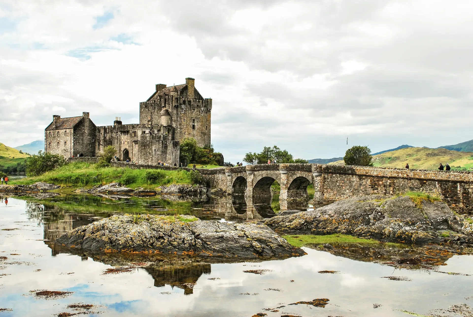 Business class flights to Scotland photo