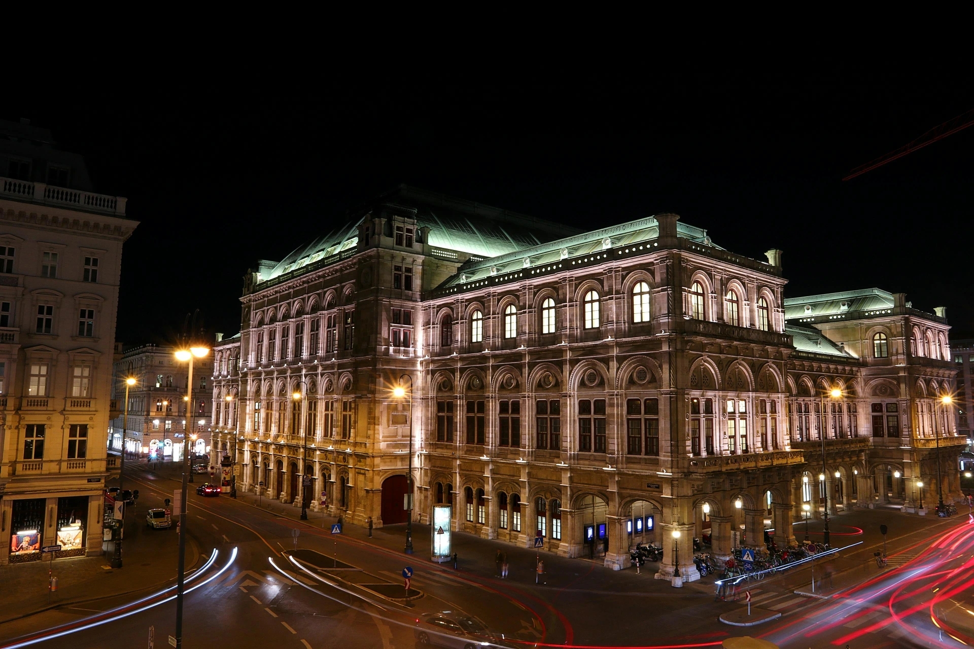 Business class flights to Vienna photo